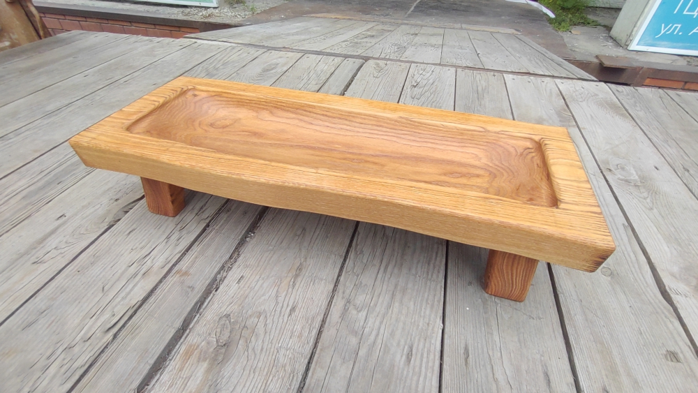 Поднос для сервировки стола из массива 